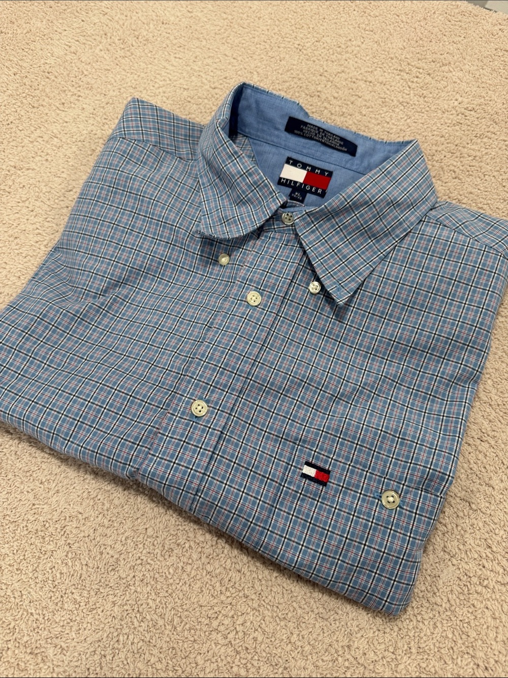 Tommy Hilfiger Men’s XL Red White Blue Plaid Short Sleeve Button Down Shirt